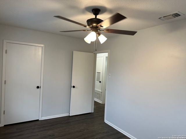 7211 Westglade Dr, San Antonio, TX 78227