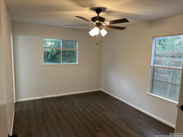 7211 Westglade Dr, San Antonio, TX 78227