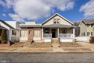 910 WOODLAND AVENUE, Burlington, NJ 08016