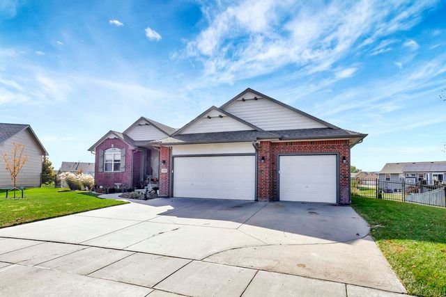 2423 N Spring Hollow, Wichita, KS 67228