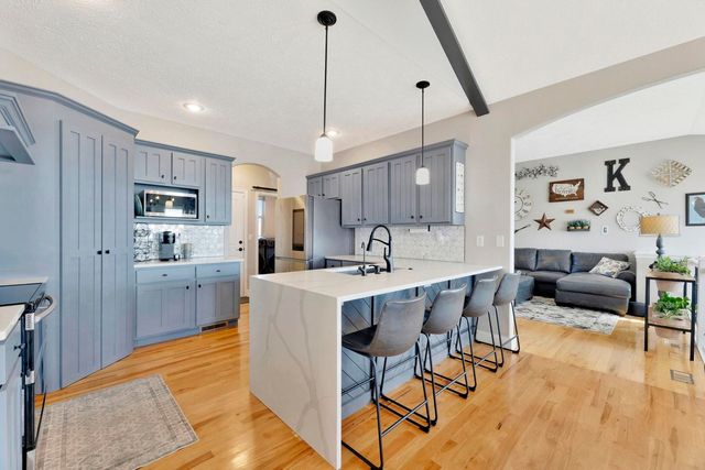 2423 N Spring Hollow, Wichita, KS 67228