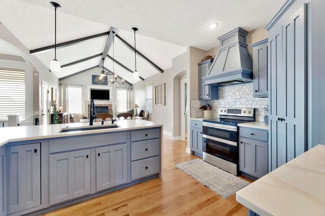 2423 N Spring Hollow, Wichita, KS 67228