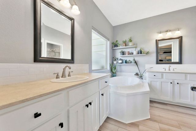 2423 N Spring Hollow, Wichita, KS 67228