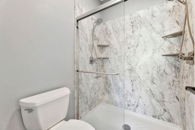 2423 N Spring Hollow, Wichita, KS 67228