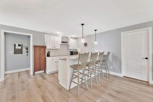 2423 N Spring Hollow, Wichita, KS 67228