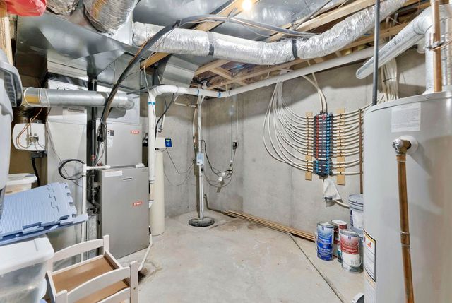 2423 N Spring Hollow, Wichita, KS 67228