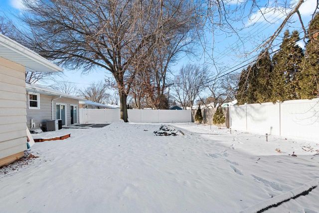 155 CUSTER COURT, Green Bay, WI 54301