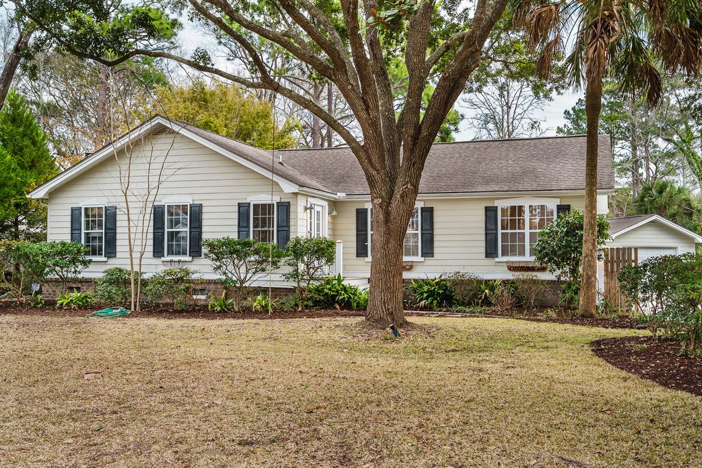Image 1 of property listing at 1160 Parkway Drive, Mount Pleasant, SC 29464
