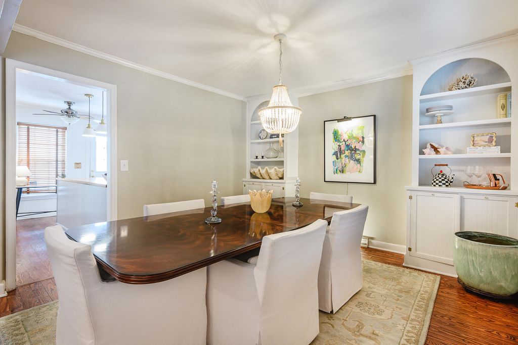 Image 13 of property listing at 1160 Parkway Drive, Mount Pleasant, SC 29464