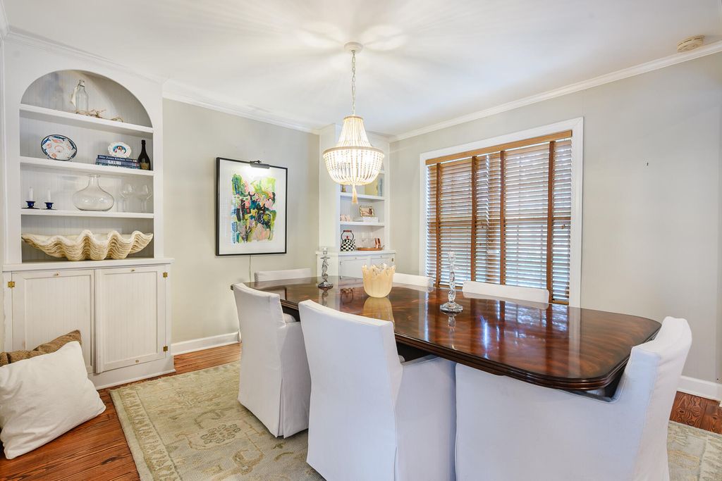 Image 14 of property listing at 1160 Parkway Drive, Mount Pleasant, SC 29464