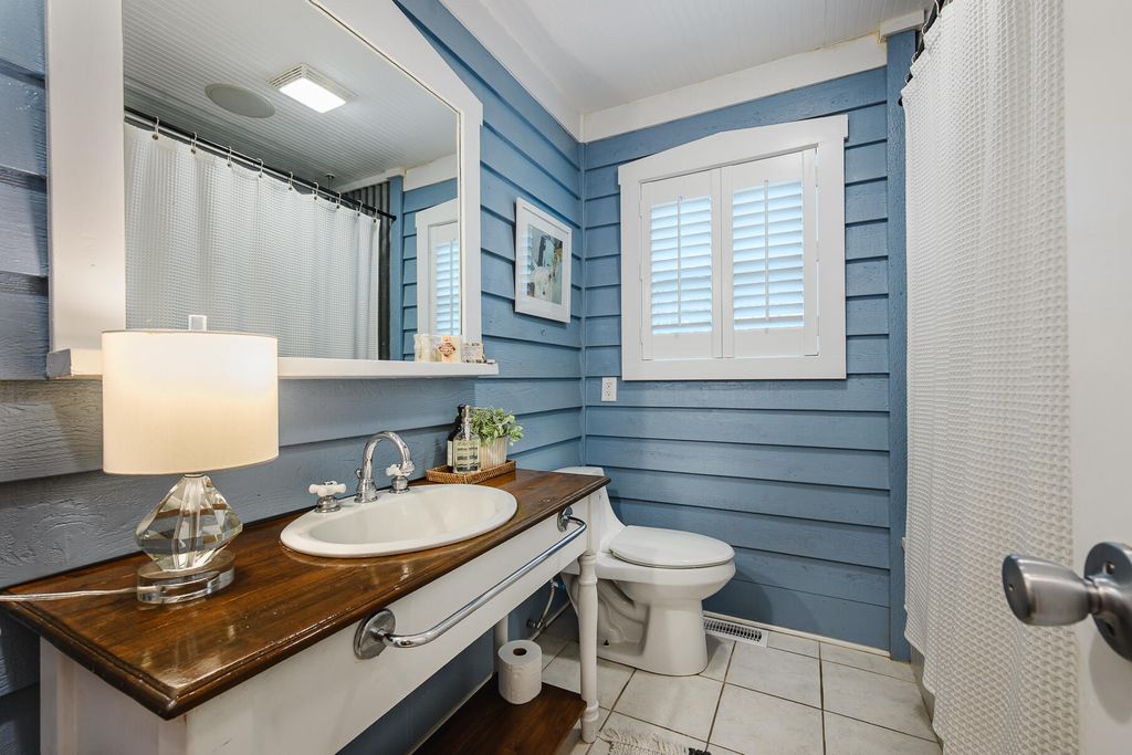 Image 24 of property listing at 1160 Parkway Drive, Mount Pleasant, SC 29464