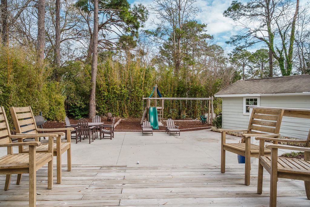Image 30 of property listing at 1160 Parkway Drive, Mount Pleasant, SC 29464