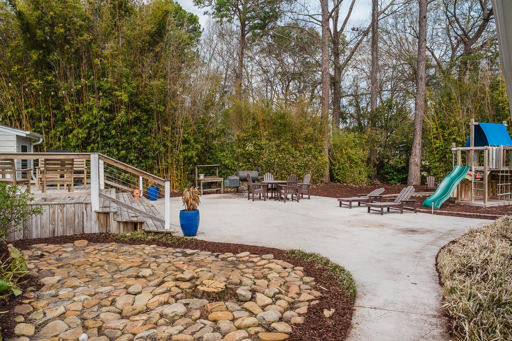 Image 31 of property listing at 1160 Parkway Drive, Mount Pleasant, SC 29464