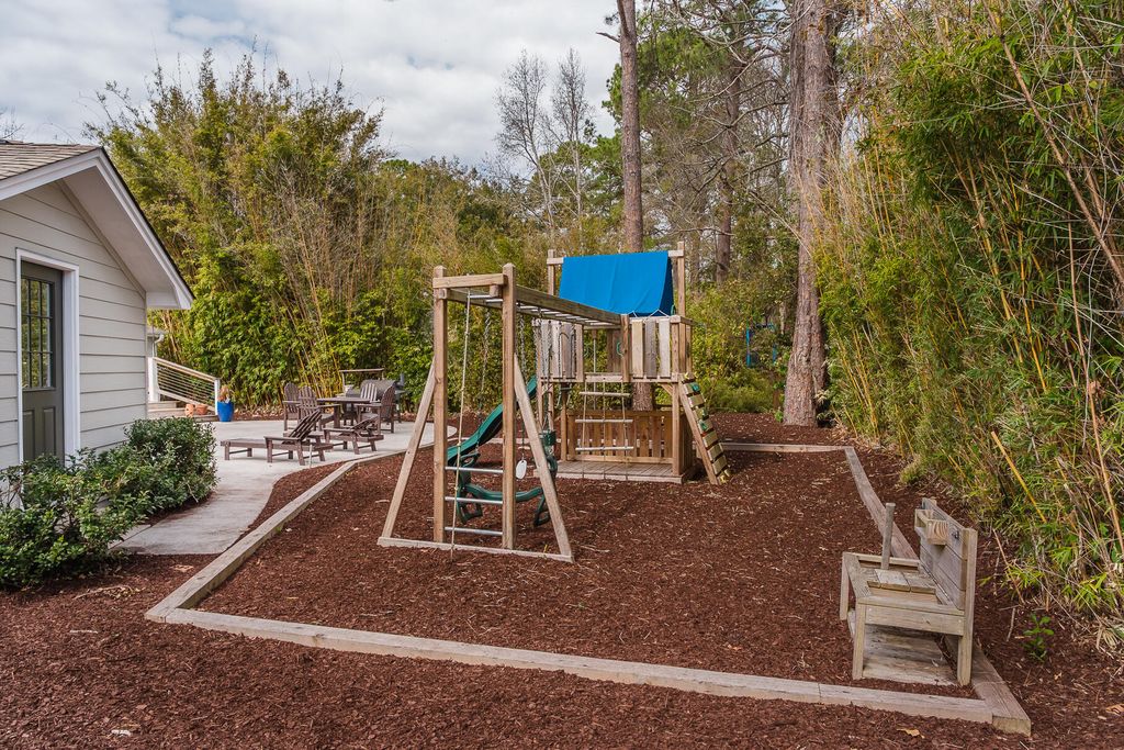 Image 32 of property listing at 1160 Parkway Drive, Mount Pleasant, SC 29464