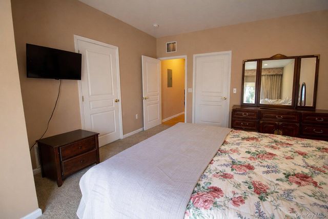 22 N De Baun Avenue 305, Suffern, NY 10901