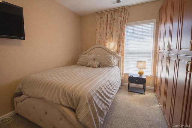 22 N De Baun Avenue 305, Suffern, NY 10901