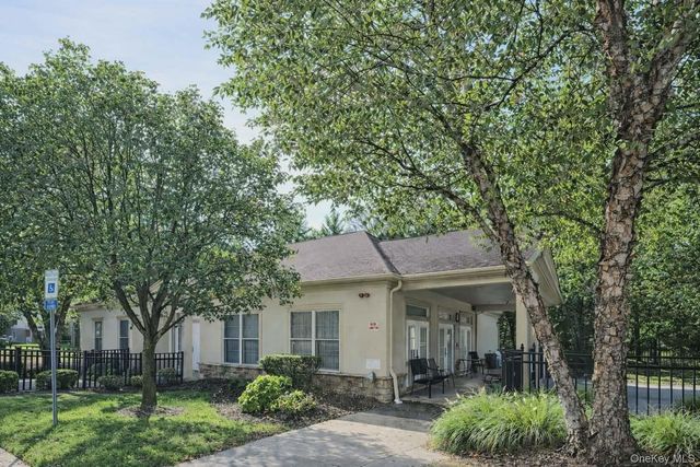 22 N De Baun Avenue 305, Suffern, NY 10901