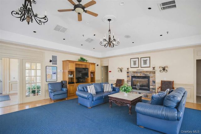 22 N De Baun Avenue 305, Suffern, NY 10901