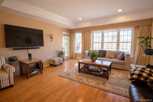 22 N De Baun Avenue 305, Suffern, NY 10901