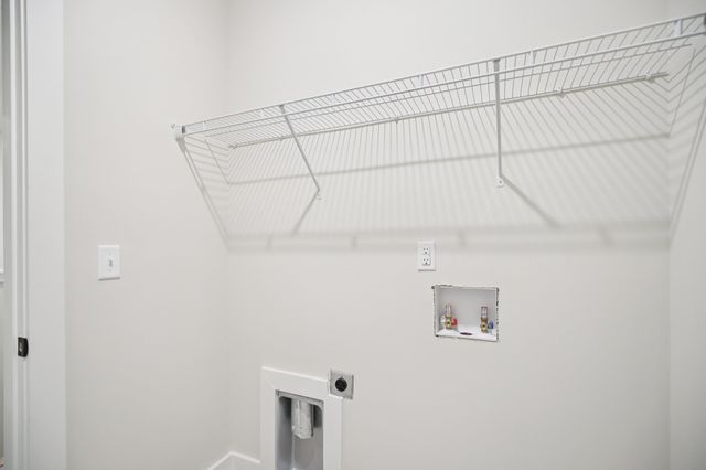 1042 Stagecoach Dr, White House, TN 37188