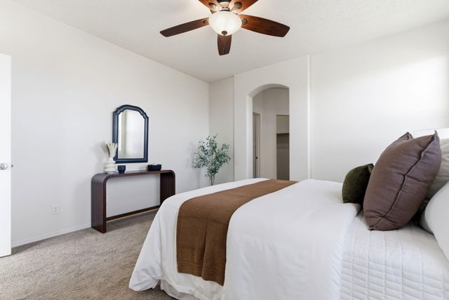 126 Landing Trail NE, Rio Rancho, NM 87124