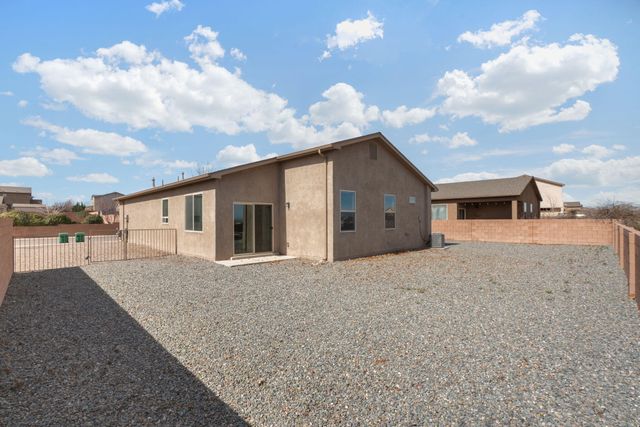 126 Landing Trail NE, Rio Rancho, NM 87124