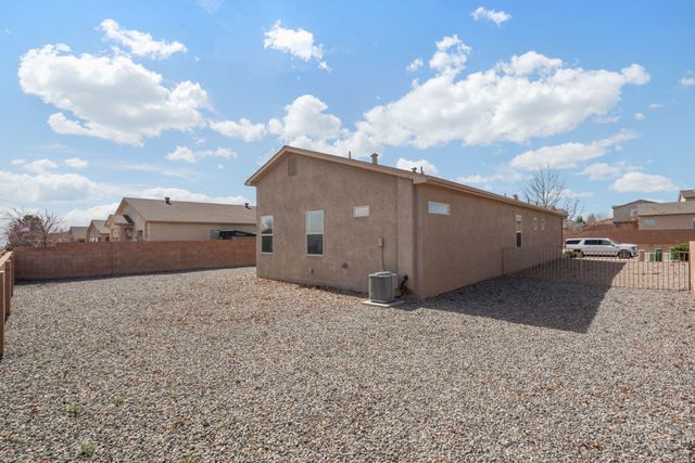126 Landing Trail NE, Rio Rancho, NM 87124