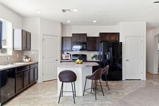 126 Landing Trail NE, Rio Rancho, NM 87124