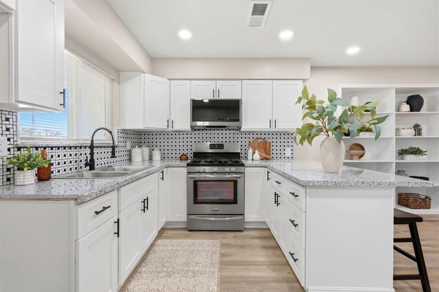 2245 E Lemmon Way, Hanford, CA 93230