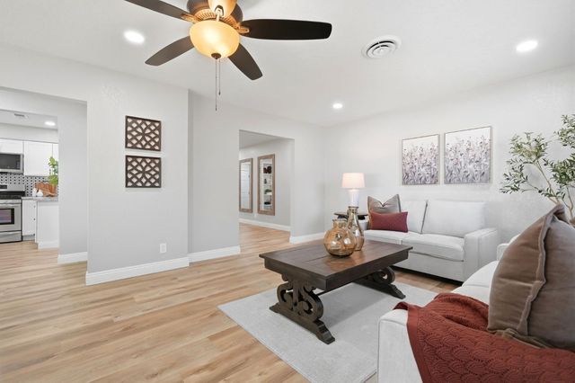 2245 E Lemmon Way, Hanford, CA 93230