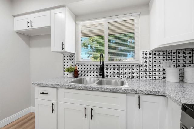 2245 E Lemmon Way, Hanford, CA 93230