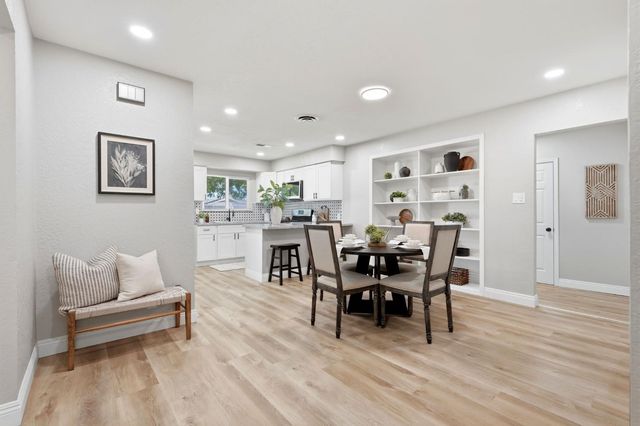 2245 E Lemmon Way, Hanford, CA 93230