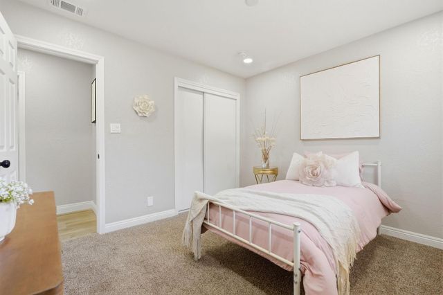 2245 E Lemmon Way, Hanford, CA 93230