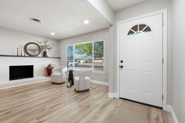 2245 E Lemmon Way, Hanford, CA 93230