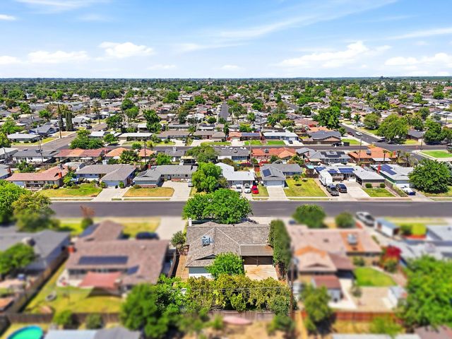 2245 E Lemmon Way, Hanford, CA 93230
