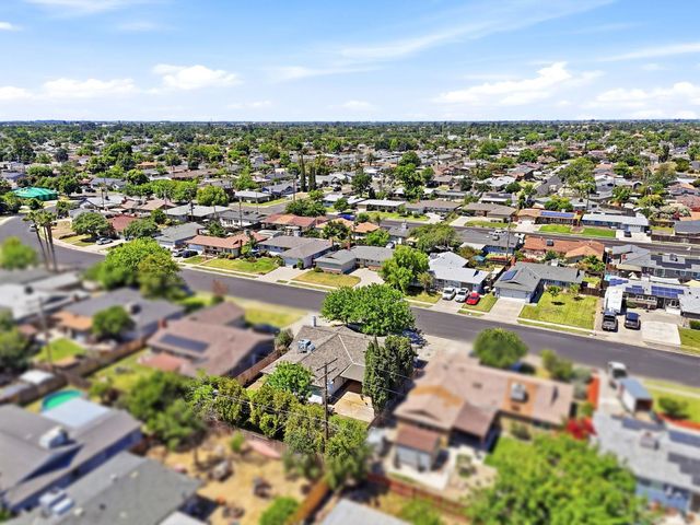2245 E Lemmon Way, Hanford, CA 93230