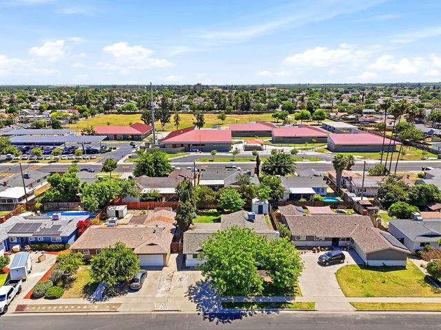 2245 E Lemmon Way, Hanford, CA 93230