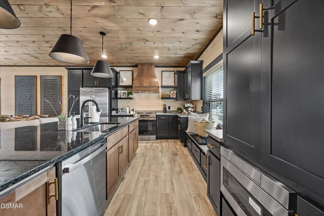 351 Rambling Creek Way, Sevierville, TN 37862