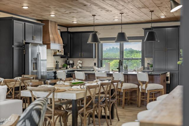 351 Rambling Creek Way, Sevierville, TN 37862