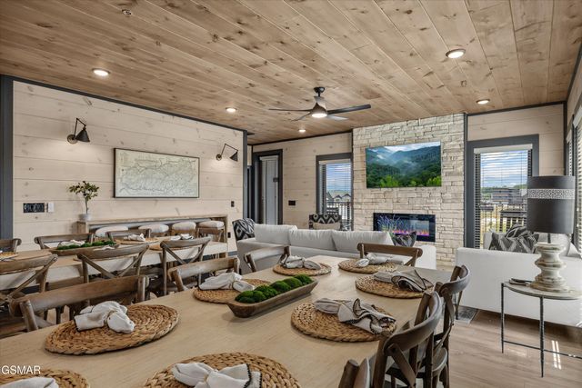 351 Rambling Creek Way, Sevierville, TN 37862