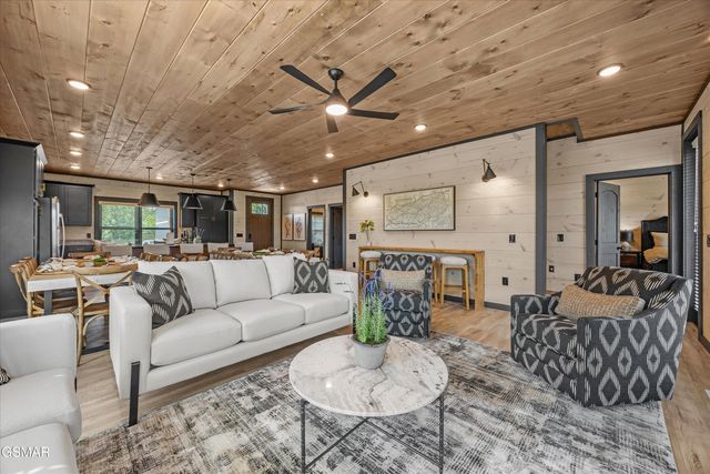 351 Rambling Creek Way, Sevierville, TN 37862