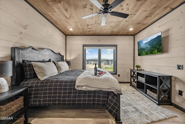 351 Rambling Creek Way, Sevierville, TN 37862