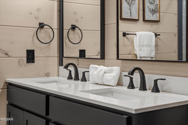 351 Rambling Creek Way, Sevierville, TN 37862