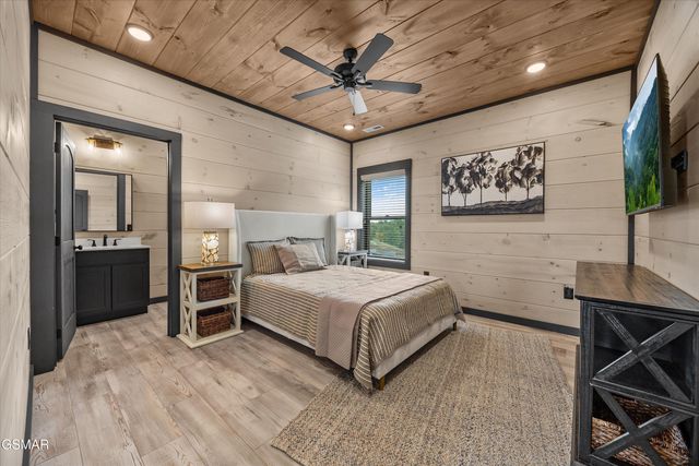 351 Rambling Creek Way, Sevierville, TN 37862