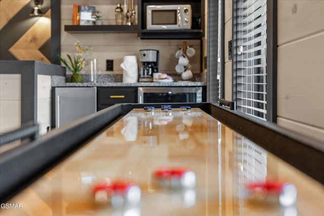 351 Rambling Creek Way, Sevierville, TN 37862