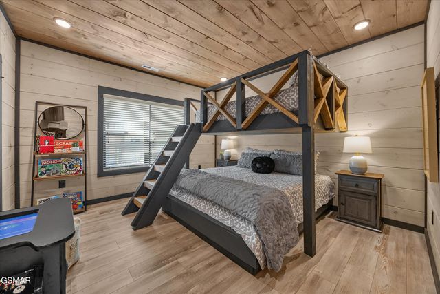 351 Rambling Creek Way, Sevierville, TN 37862