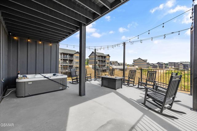 351 Rambling Creek Way, Sevierville, TN 37862