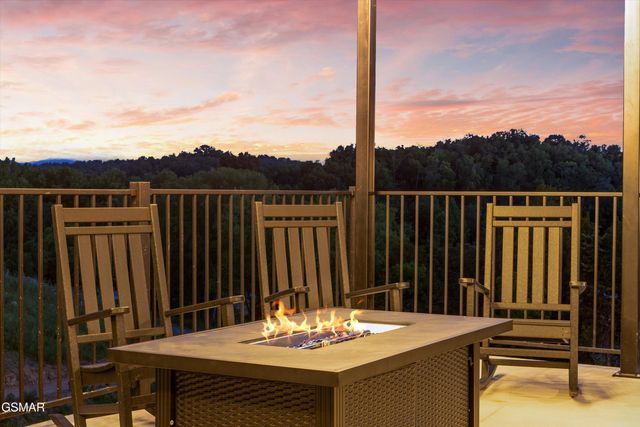 351 Rambling Creek Way, Sevierville, TN 37862