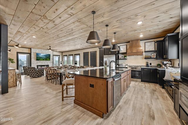 351 Rambling Creek Way, Sevierville, TN 37862