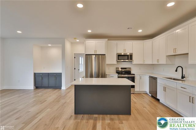 448 Long Lane Road, Lehigh Twp, PA 18088